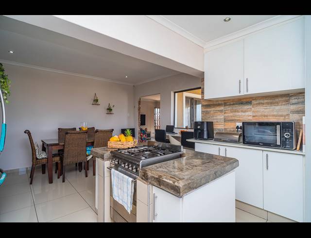 3 BEDROOM HOUSE TO LET IN RESERVOIR HILLS